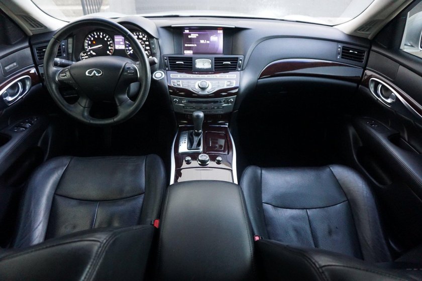 Инфинити м37