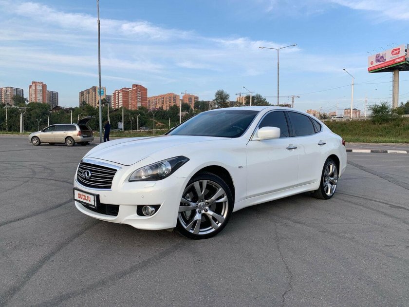 Инфинити м37 белая
