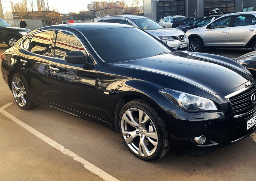Infiniti m25 2012