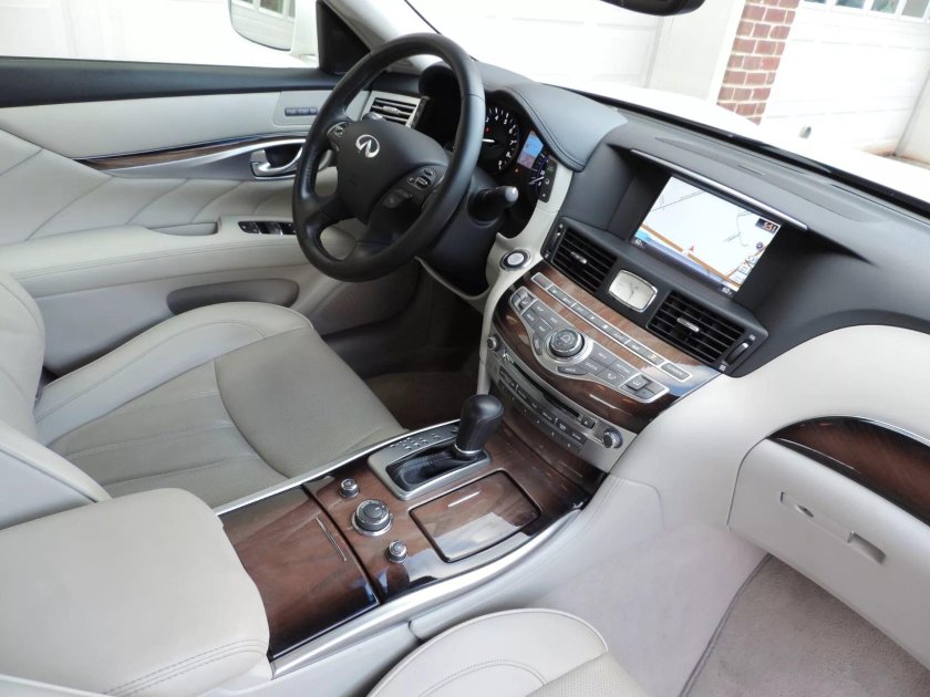 Infiniti m37x