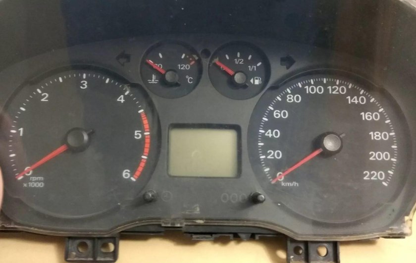 Ford Transit 2010 приборная панель