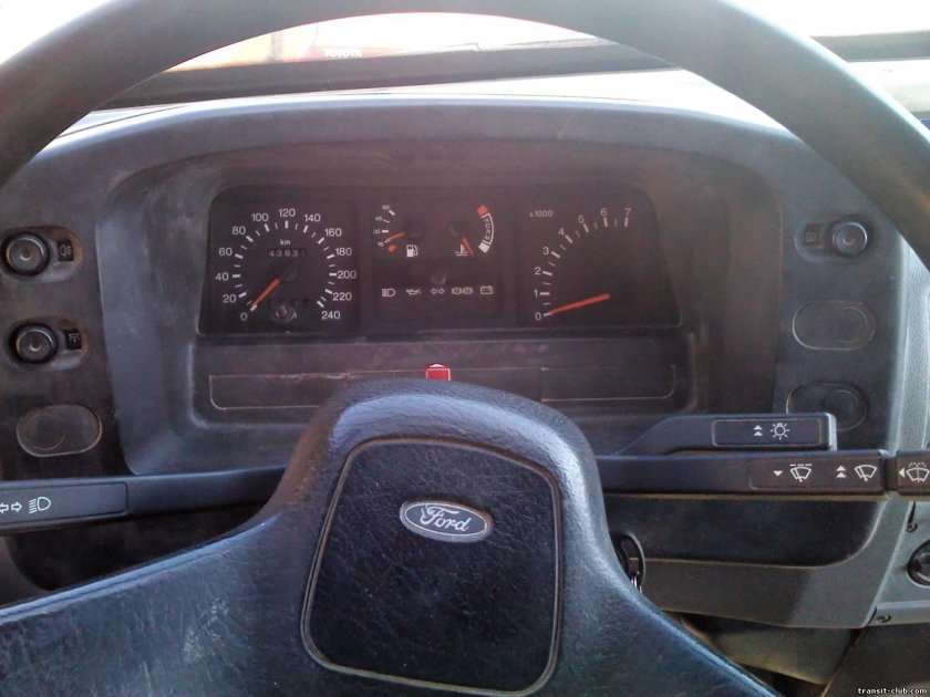 Форд Транзит 91 год приборная панель
