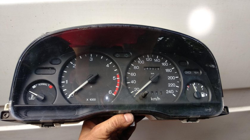 Щиток приборов Ford Transit 2003 года