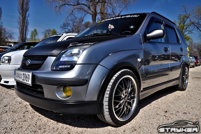 Suzuki Ignis 2001