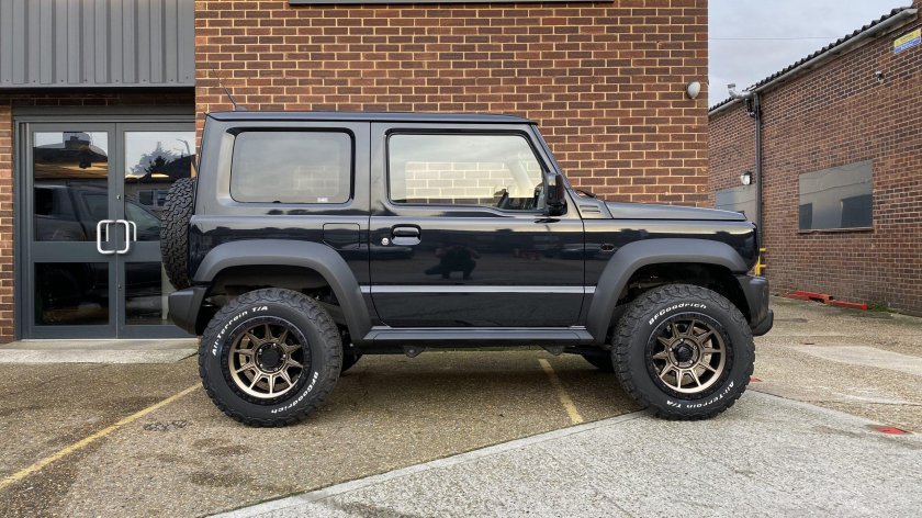 Suzuki Jimny 2019 черный