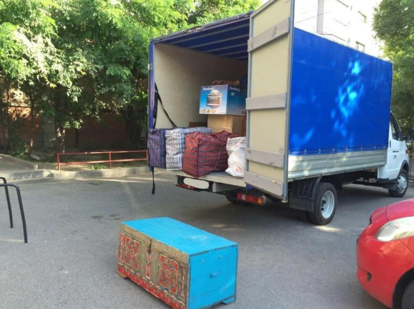 Машина для перевозки мебели