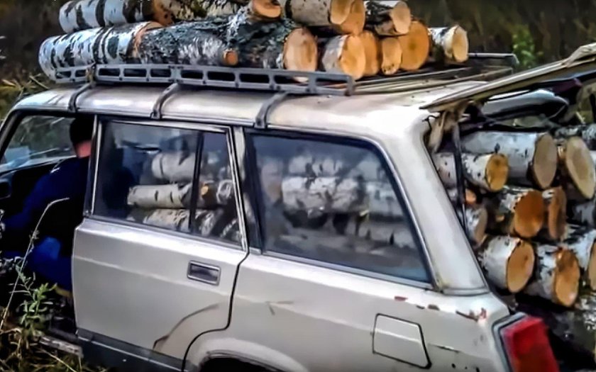 ВАЗ 2104 груженый на багажники