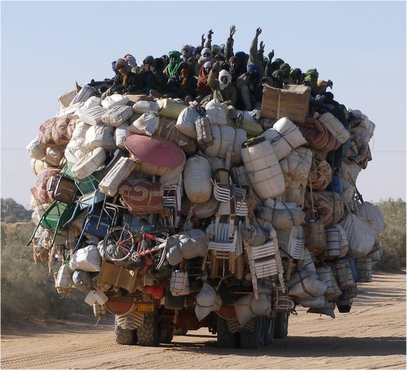 Грузовик с грузом