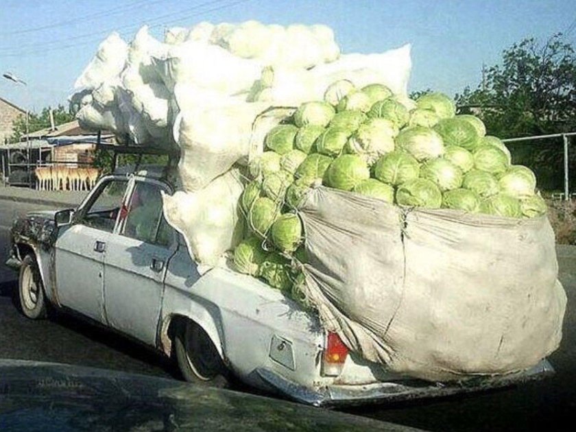 Машина груженная овощами