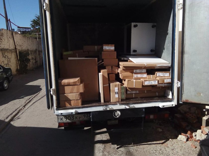 Газель сбоку переезды