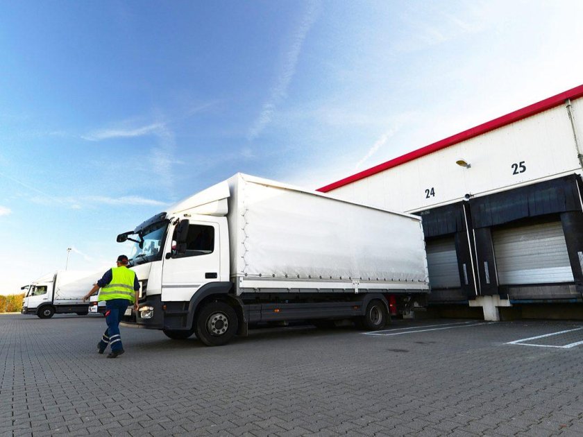 Разгрузка фуры