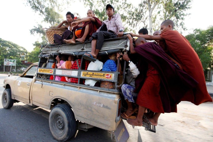 Индусы на машине