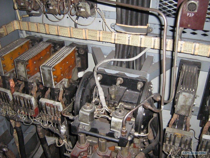 Контактор д1 на тепловозе 2тэ116