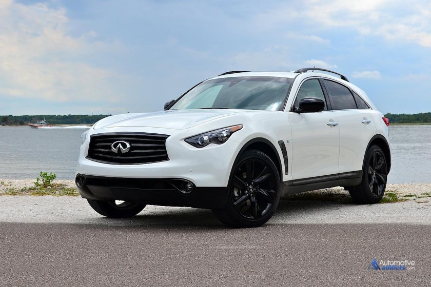 Белая инфинити