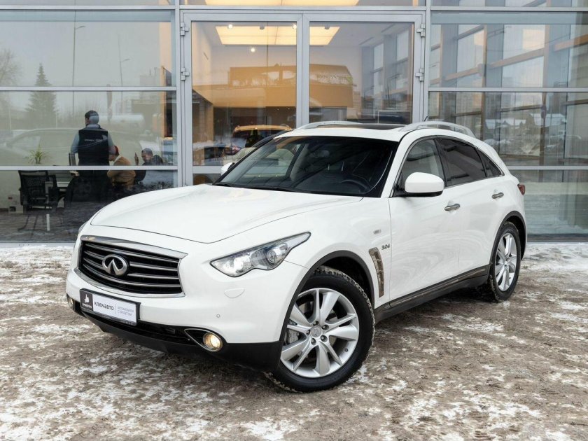 Инфинити белая джип