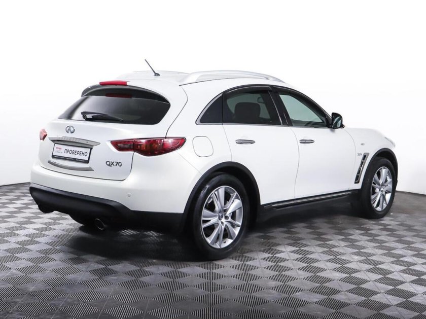 Инфинити qx70 белый