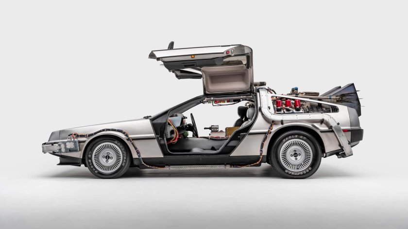 Delorean dmc 12 назад в будущее