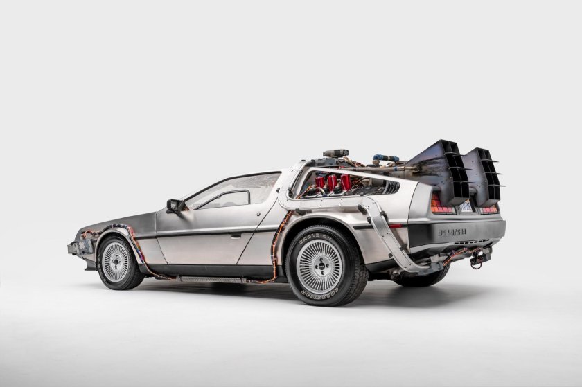 Delorean dmc 12 назад в будущее
