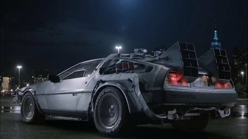 Делориан back to the Future