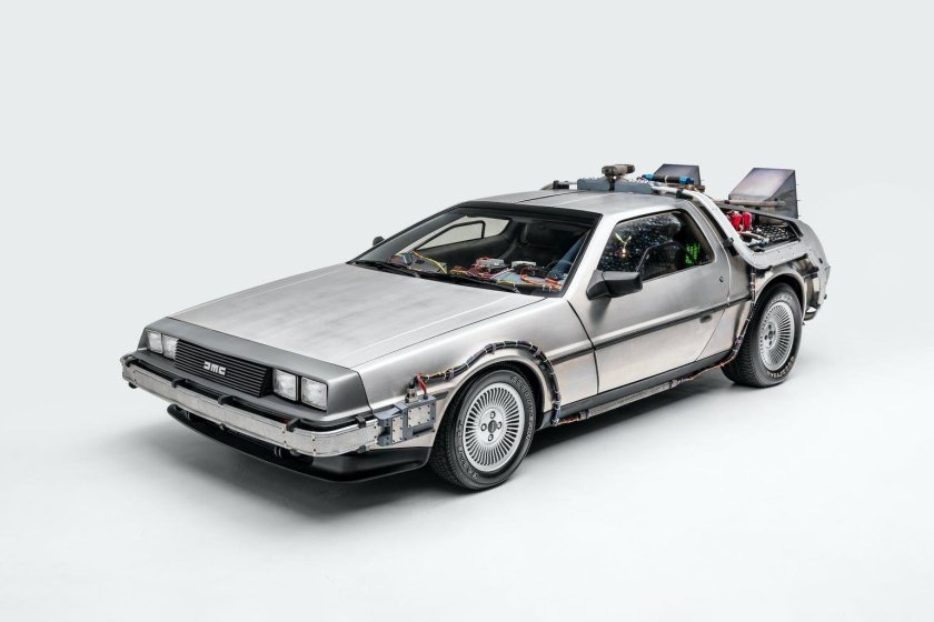 Delorean dmc 12 назад в будущее