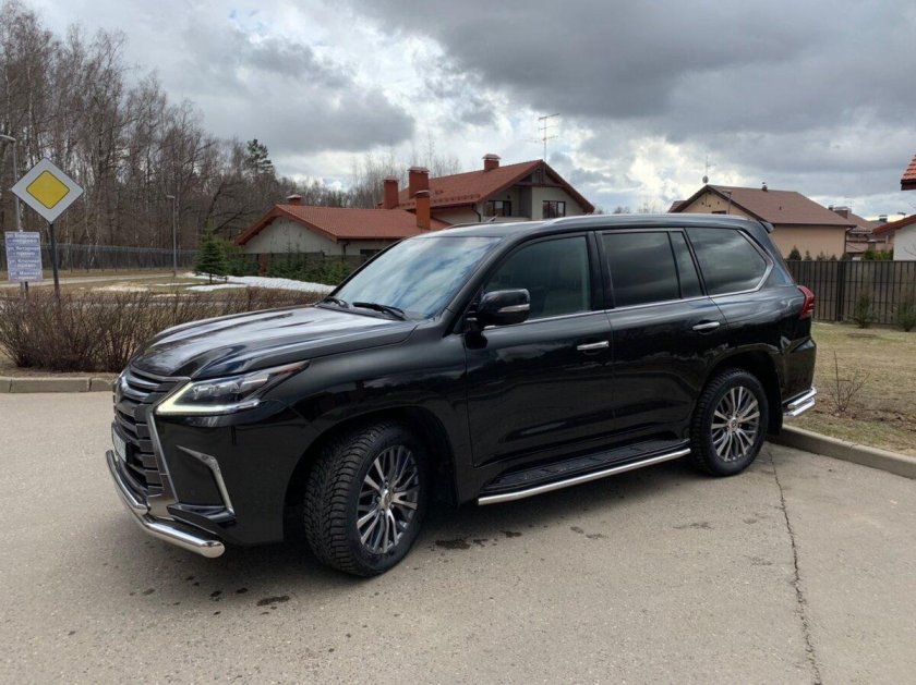 Lexus LX 570 2017 черный