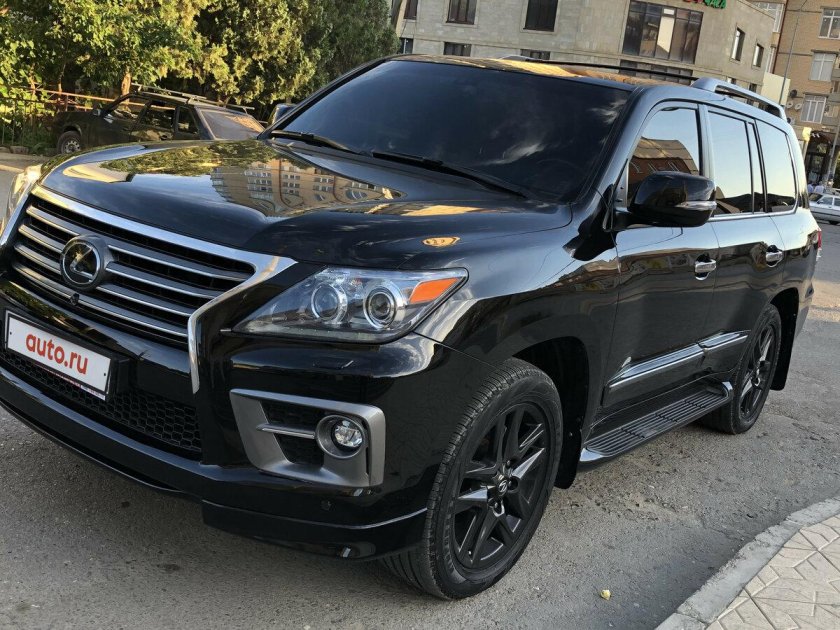 Lexus LX 570 2014 черный