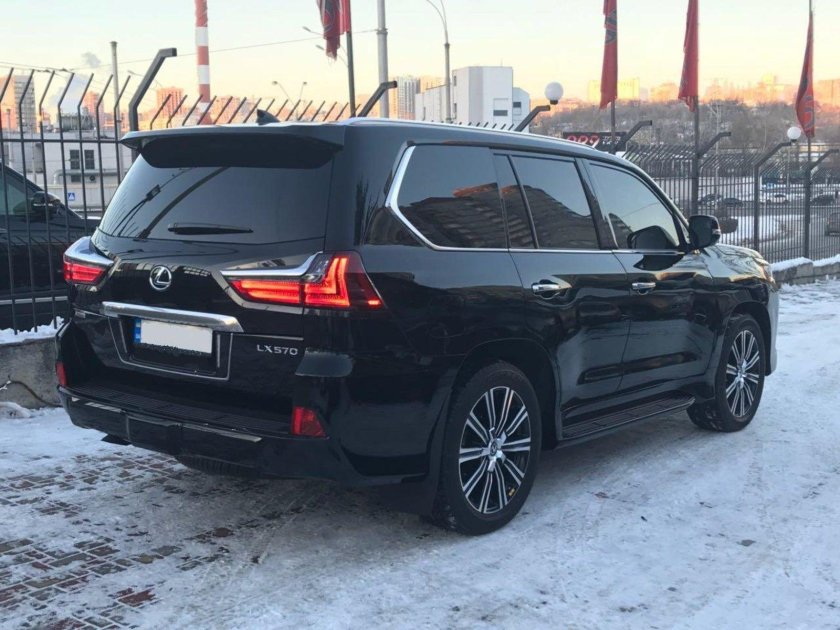 Лексус LX 570 черный тонированный
