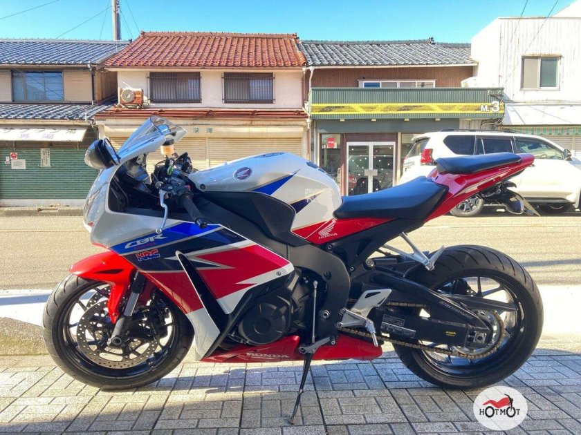 Honda cbr 1000 rr ra fireblade