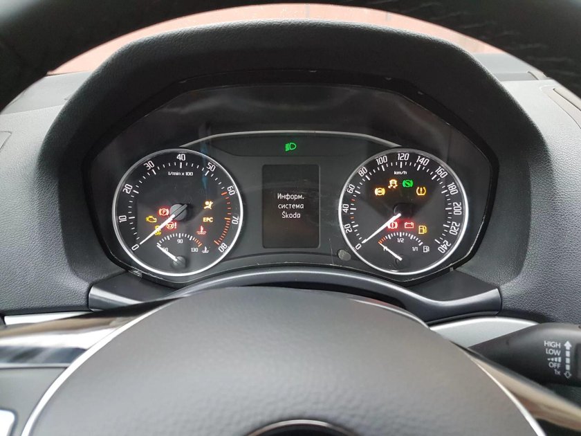 Приборная панель Шкода а5