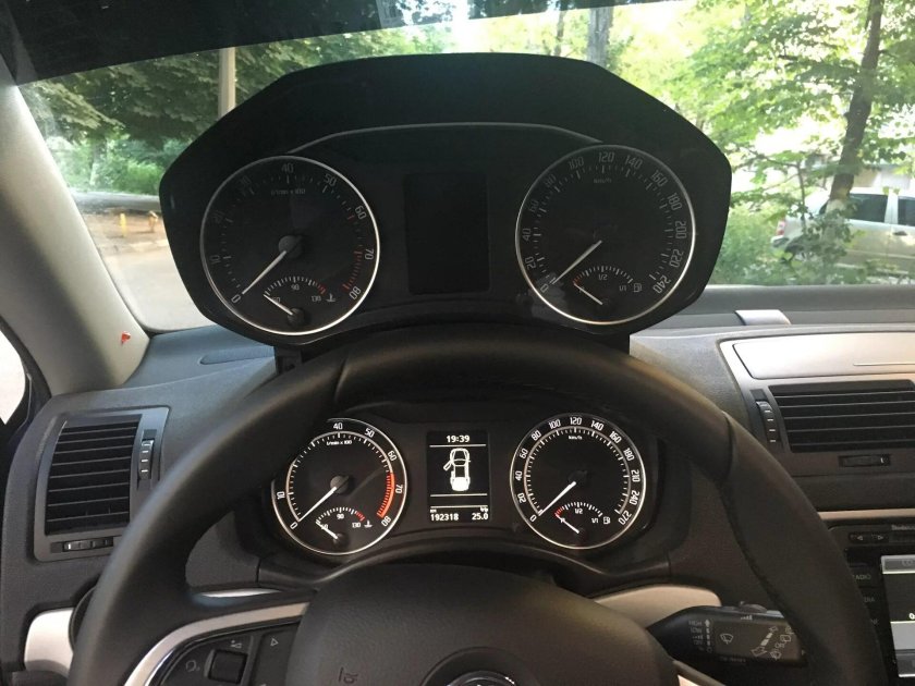 Панель приборов Шкода Октавия а5 RS