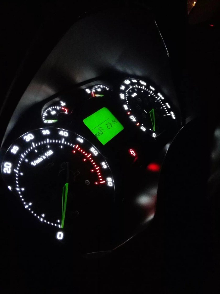 Приборная панель Шкода а5