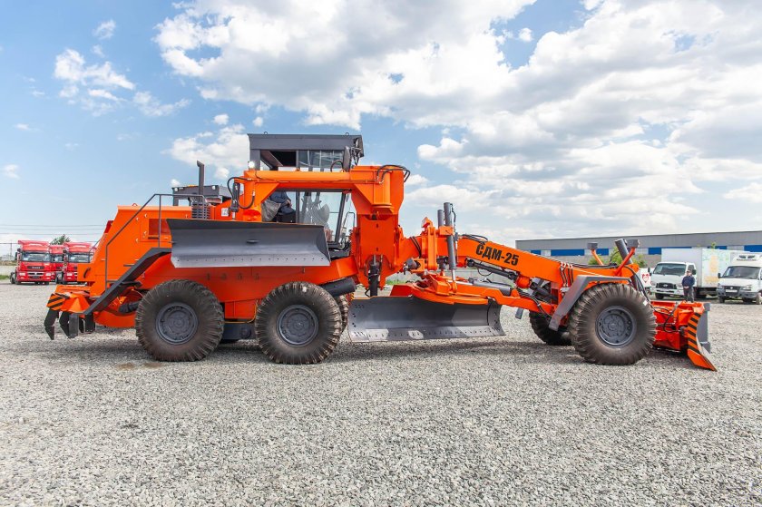 Автогрейдер сдм 25