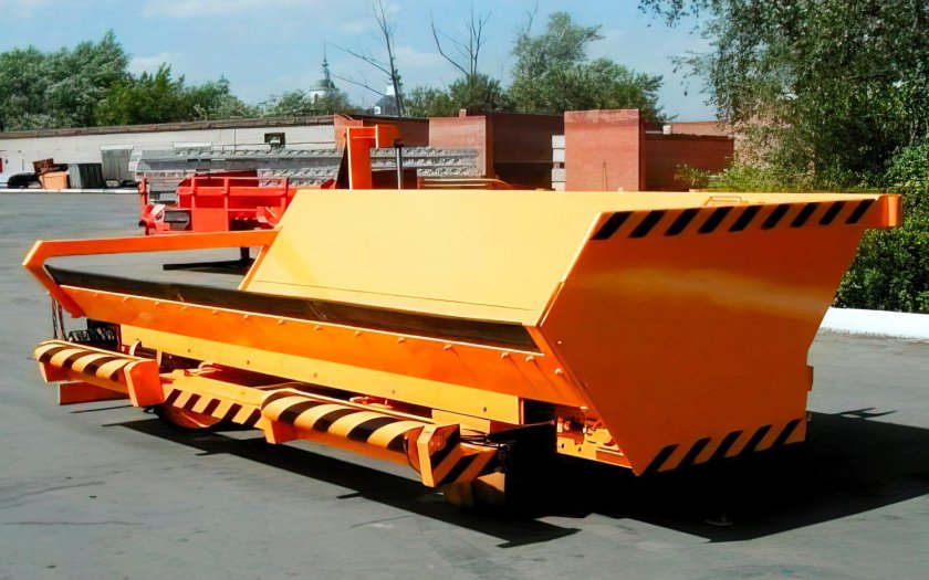 Машина для подсыпки обочин БЦМ-73