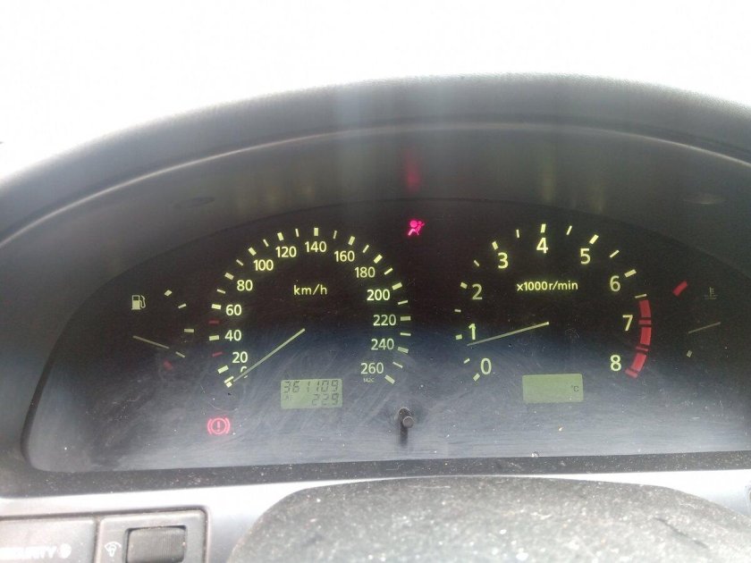 Ниссан Максима не работает тахометр