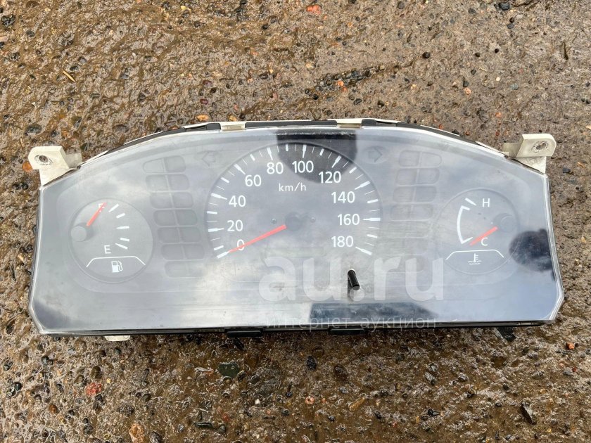 Приборка Nissan