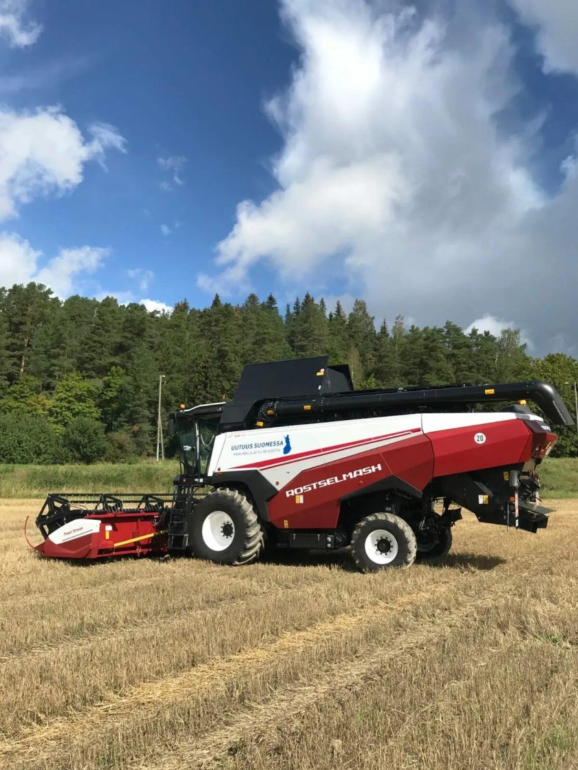 Rostselmash Nova 330