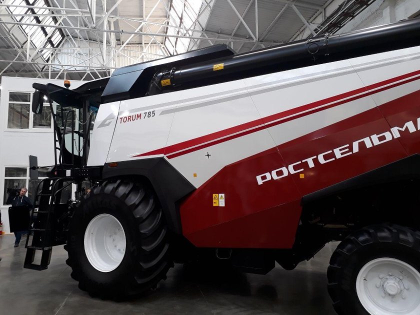 Комбайн Ростсельмаш Торум 785
