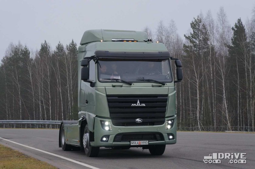 Новый тягач маз