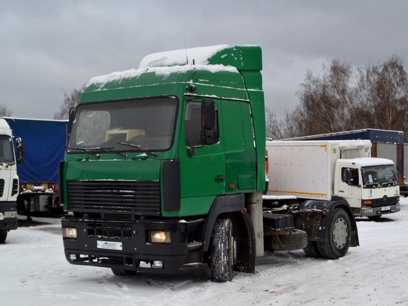 Тягач МАЗ 544008