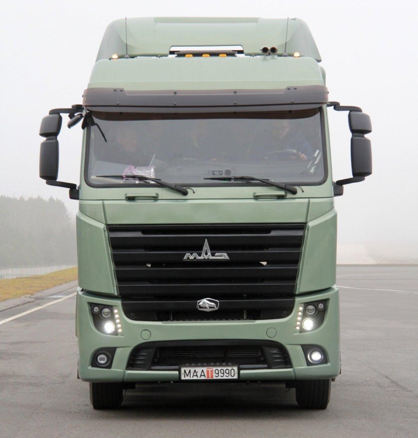 Самосвал спереди