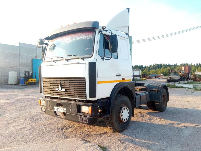 МАЗ тягач 2012