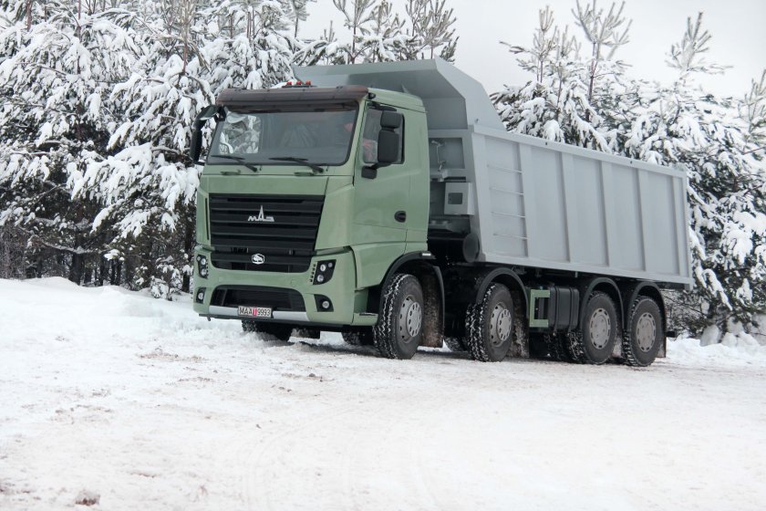 Самосвал МАЗ 6516м9