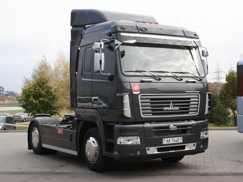 МАЗ 5440 черный