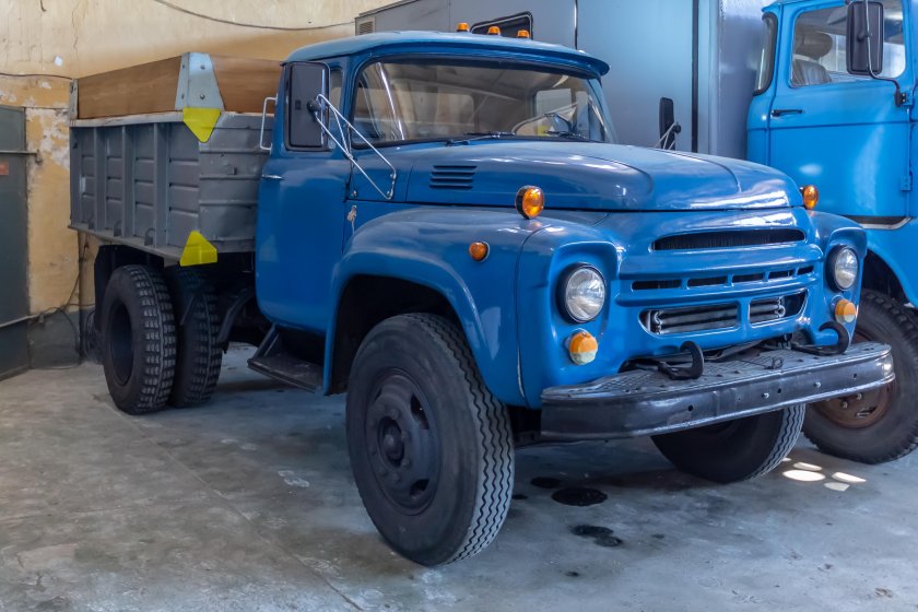 ЗИЛ-130 автомобиль