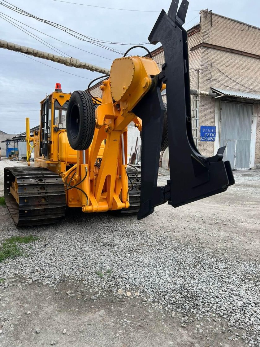 Кабелеукладчик на базе трактора