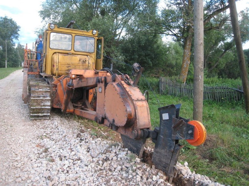 ЧТЗ т130 кабелеукладчик