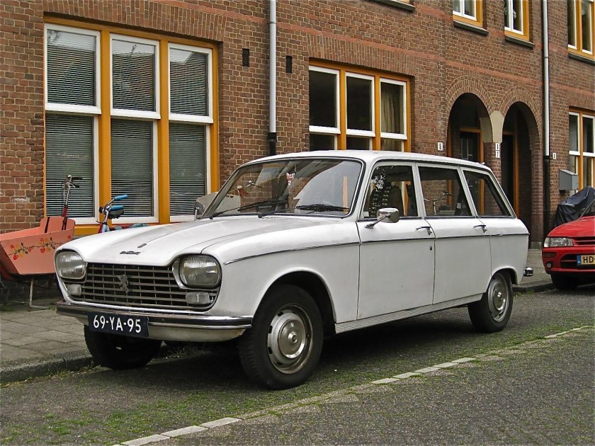 Пежо 204 универсал