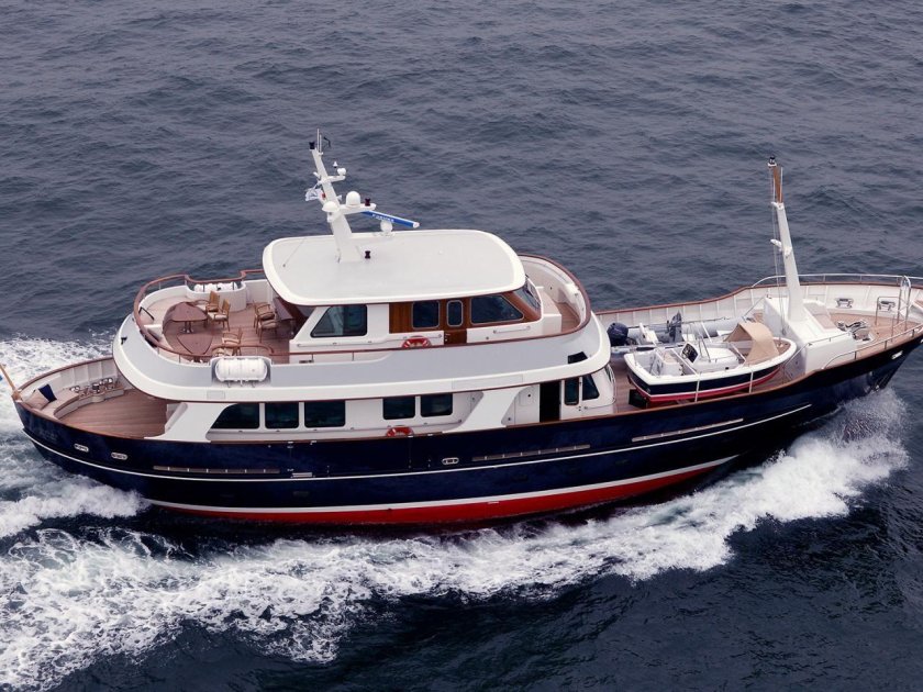 Голландские моторные яхты водоизмещающие
