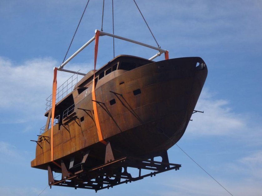 Моторная яхта Витязь траулерного типа проект ty-43