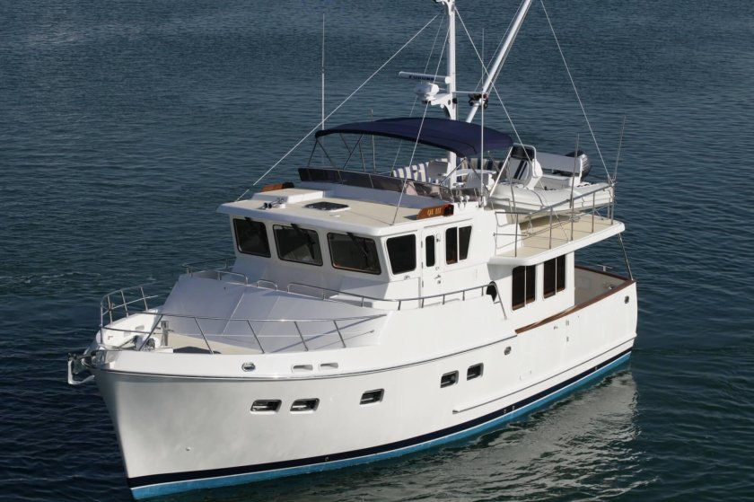 Траулерная яхта Selene 45